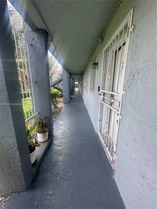 待售: $224,999 (2 贝兹, 1 浴室, 800 平方英尺)