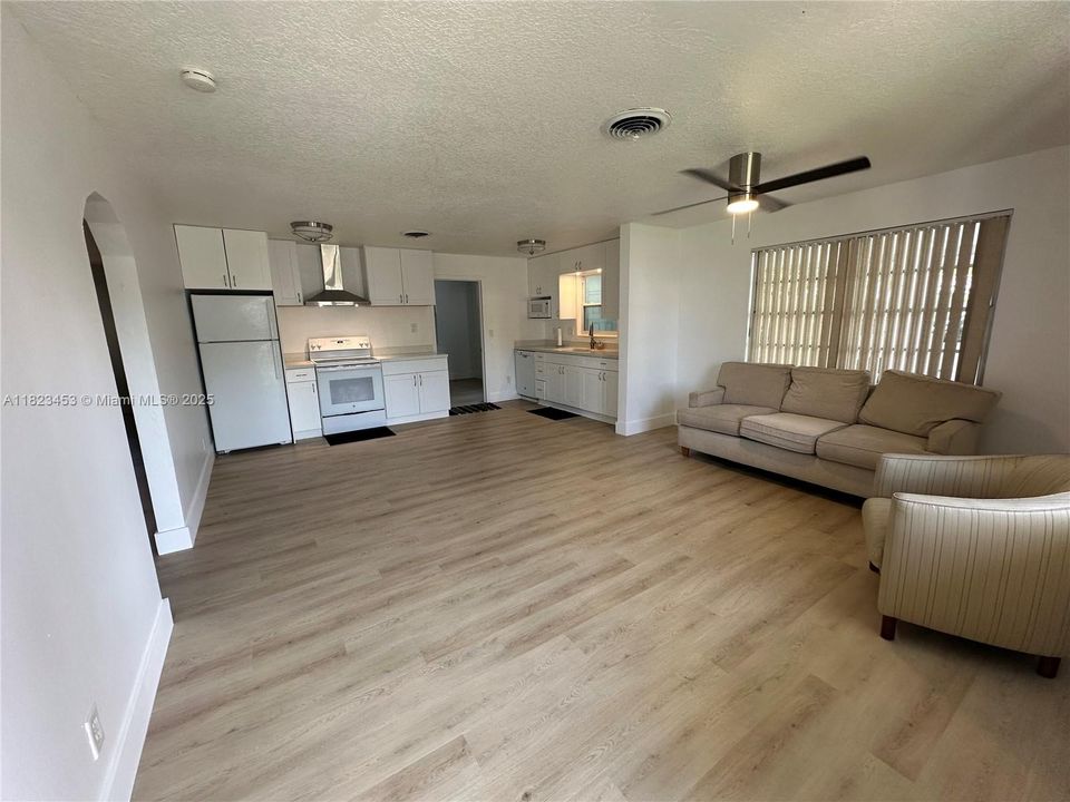 В аренду: $2,990 (3 спален, 1 ванн, 1042 Квадратных фут)
