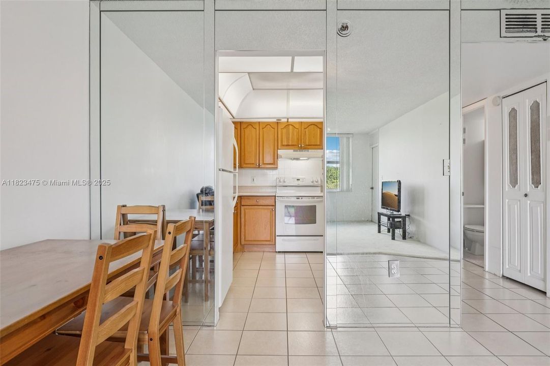 Vendido Recientemente: $105,000 (1 camas, 1 baños, 740 Pies cuadrados)