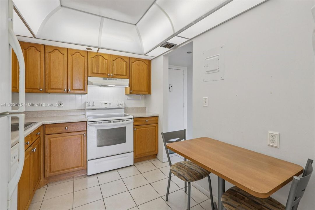 Vendido Recientemente: $105,000 (1 camas, 1 baños, 740 Pies cuadrados)