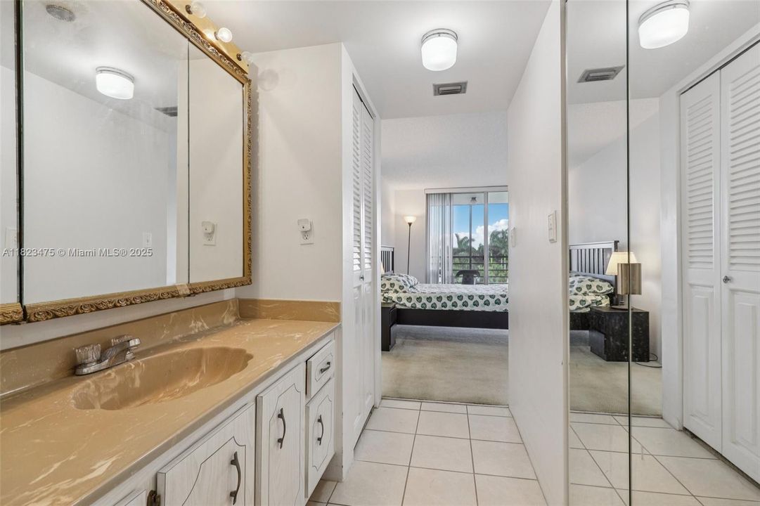 Vendido Recientemente: $105,000 (1 camas, 1 baños, 740 Pies cuadrados)