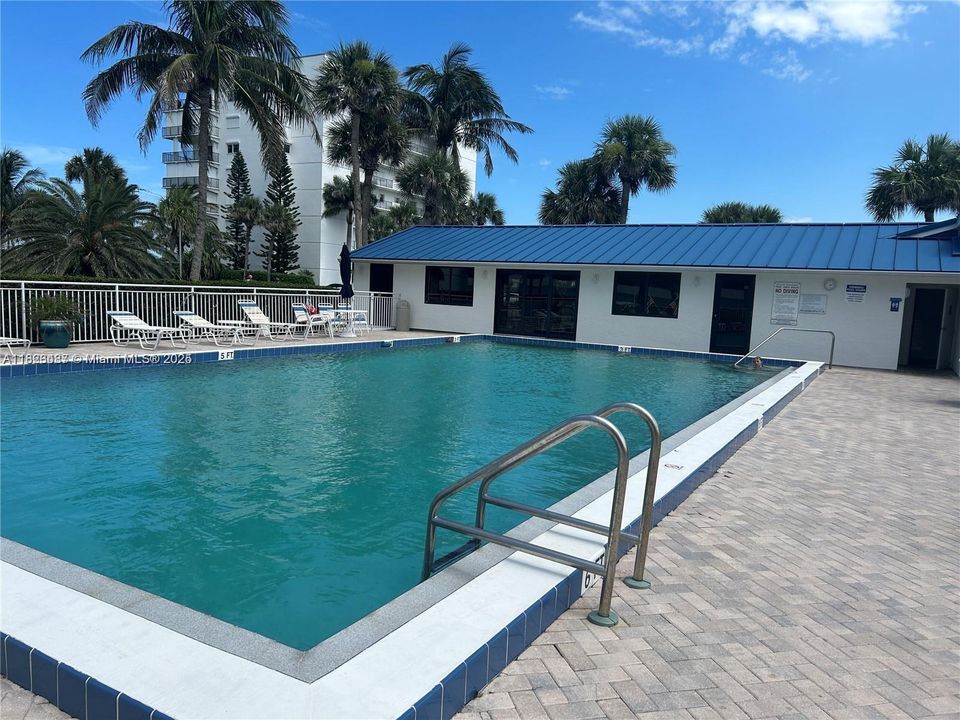 For Rent: $2,075 (2 beds, 2 baths, 1078 Square Feet)