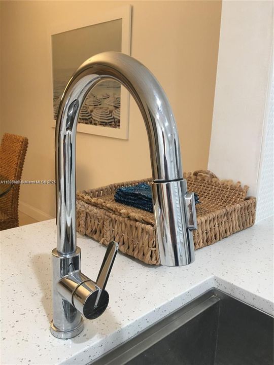 For Rent: $2,075 (2 beds, 2 baths, 1078 Square Feet)