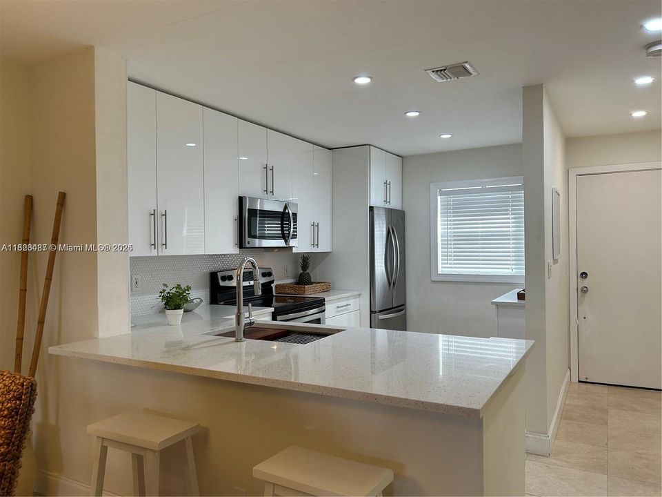 For Rent: $2,075 (2 beds, 2 baths, 1078 Square Feet)