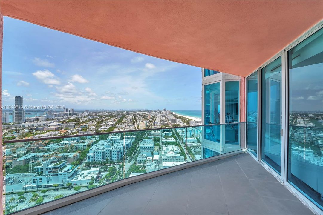 View from balcony #4 to the North up South Beach and SoFi neighborhood.