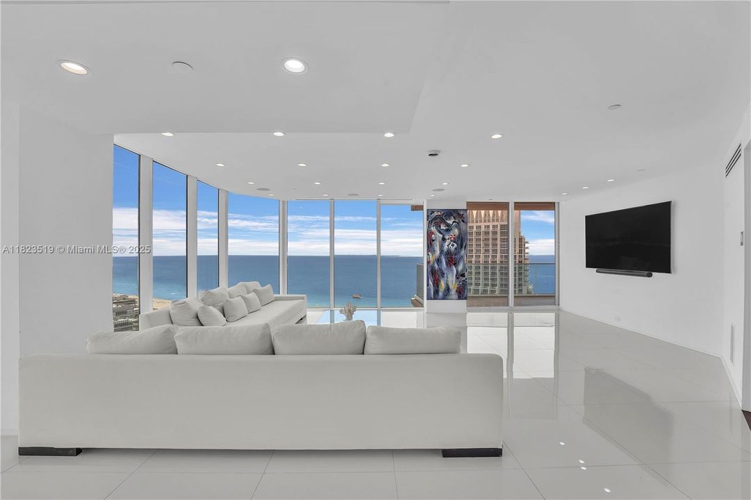 Multiple room configurations possible due to large space.  Dimensions 24 x 23 (552 sq ft)