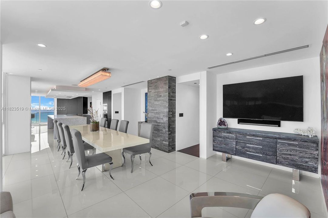 For Sale: $9,900,000 (4 beds, 3 baths, 4723 Square Feet)
