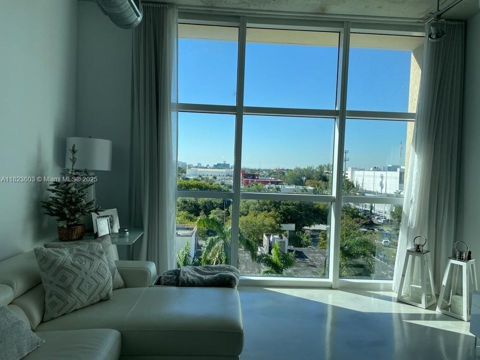 Recently Sold: $379,900 (1 beds, 1 baths, 794 Square Feet)