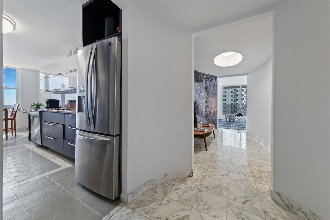 待售: $790,000 (2 贝兹, 2 浴室, 1868 平方英尺)