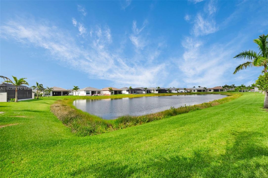 最近售出: $2,199,000 (3 贝兹, 3 浴室, 2959 平方英尺)