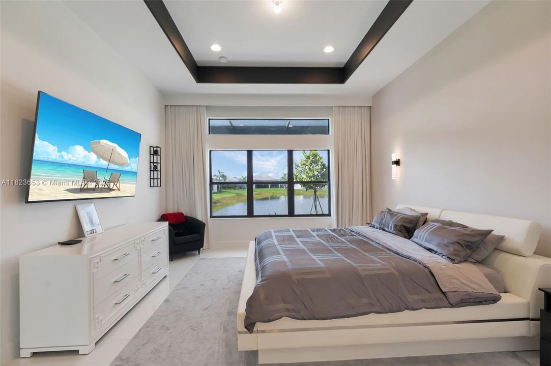 最近售出: $2,199,000 (3 贝兹, 3 浴室, 2959 平方英尺)