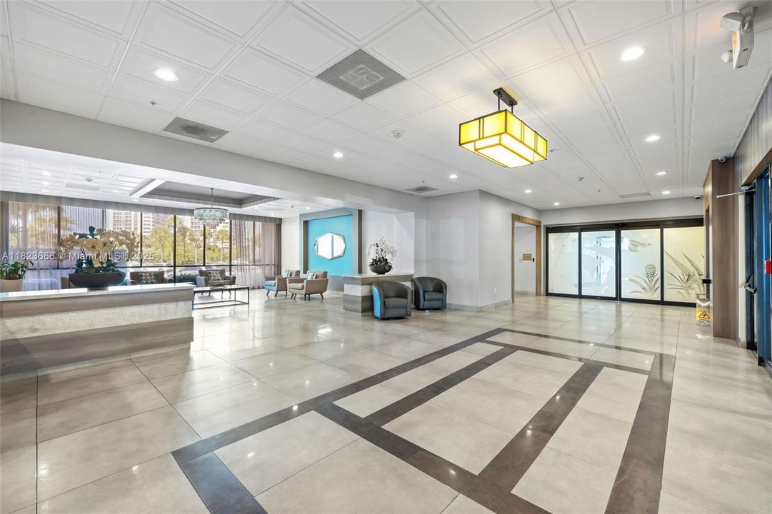 На продажу: $389,000 (2 спален, 2 ванн, 1144 Квадратных фут)