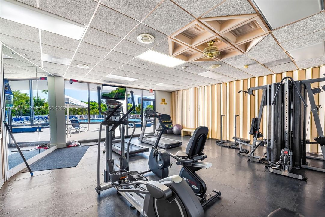 На продажу: $389,000 (2 спален, 2 ванн, 1144 Квадратных фут)