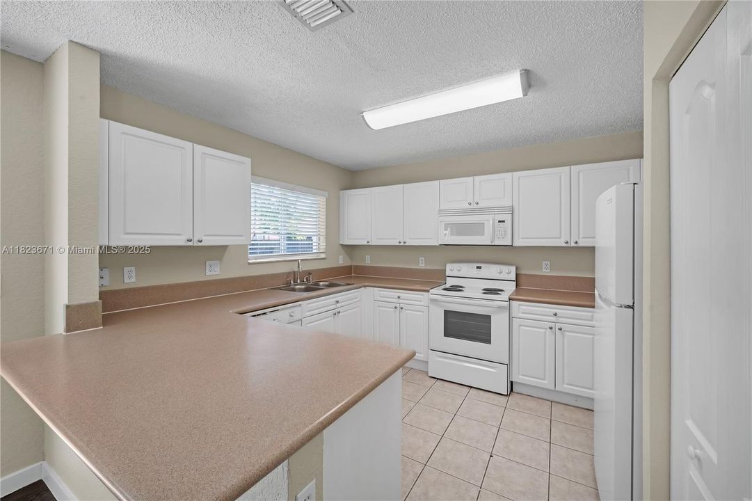 Recently Sold: $630,000 (4 beds, 3 baths, 2098 Square Feet)