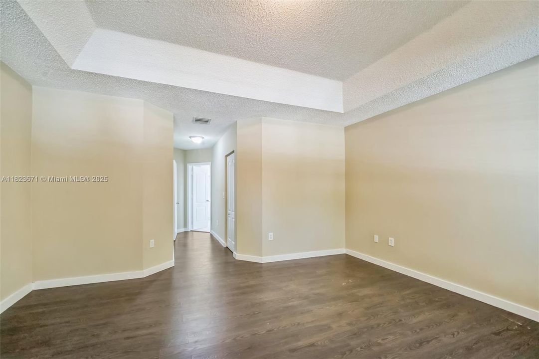 Recently Sold: $630,000 (4 beds, 3 baths, 2098 Square Feet)