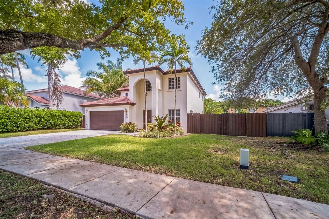 Recently Sold: $630,000 (4 beds, 3 baths, 2098 Square Feet)