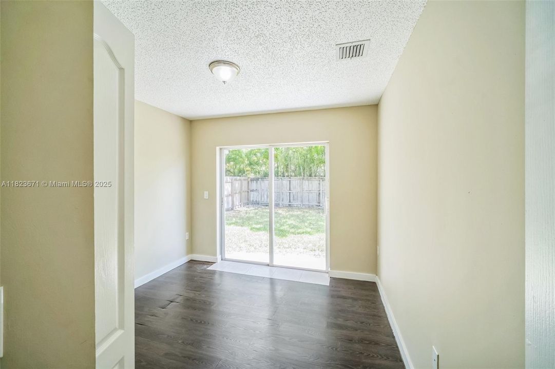 Recently Sold: $630,000 (4 beds, 3 baths, 2098 Square Feet)