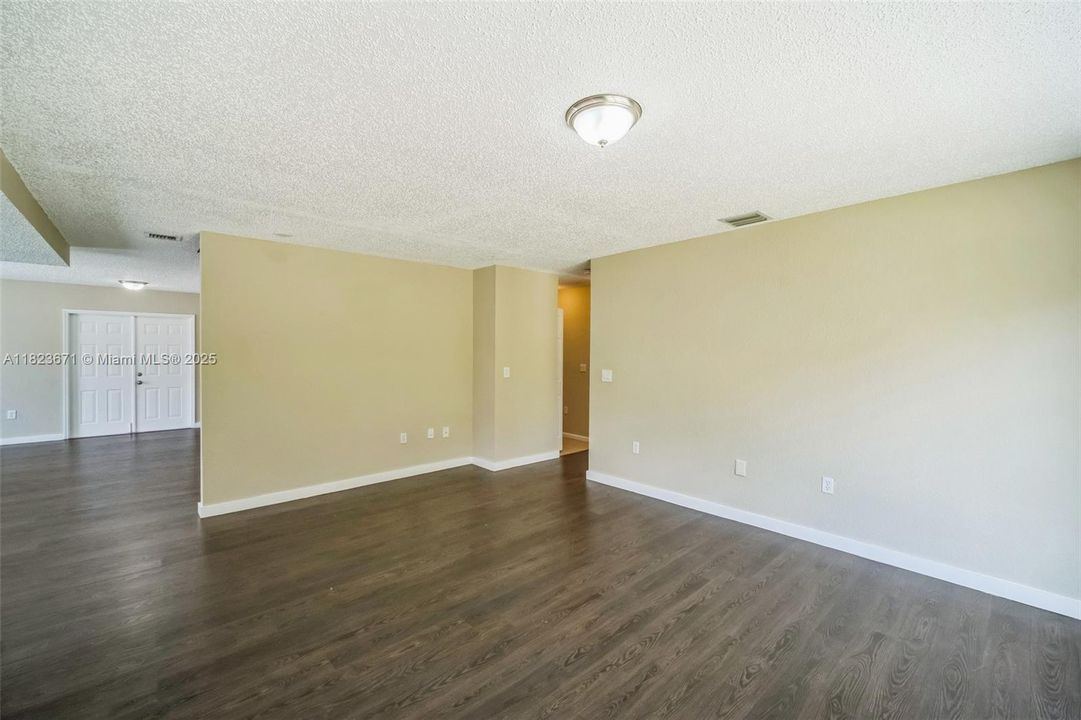 Recently Sold: $630,000 (4 beds, 3 baths, 2098 Square Feet)