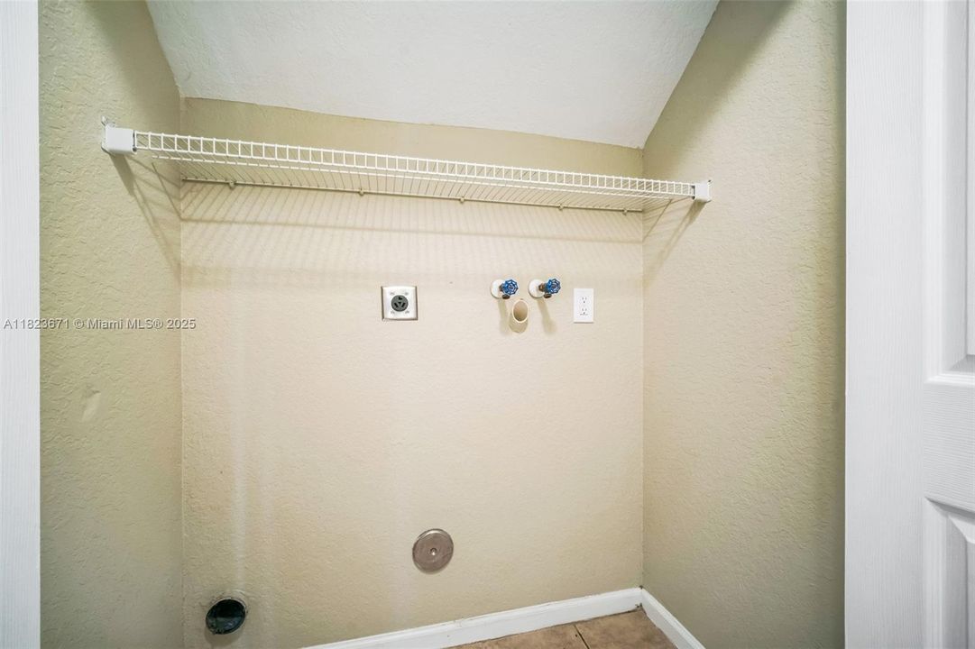 Recently Sold: $630,000 (4 beds, 3 baths, 2098 Square Feet)