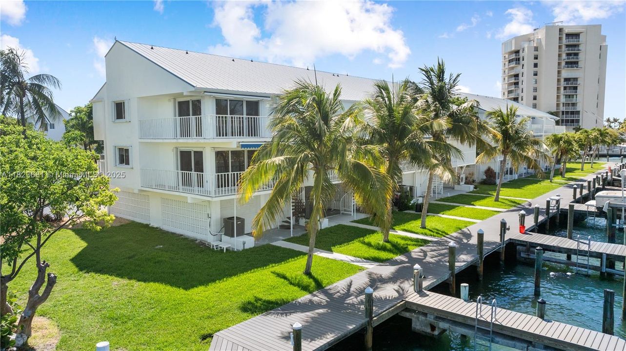 En Venta: $1,465,000 (2 camas, 2 baños, 1838 Pies cuadrados)