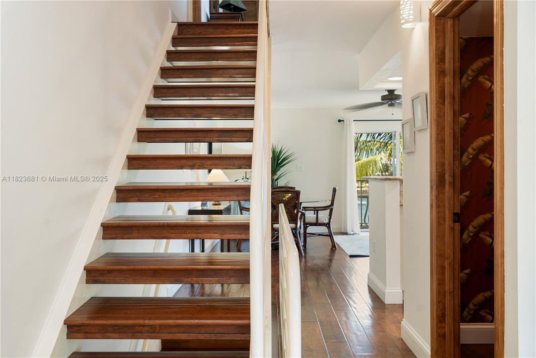 En Venta: $1,465,000 (2 camas, 2 baños, 1838 Pies cuadrados)