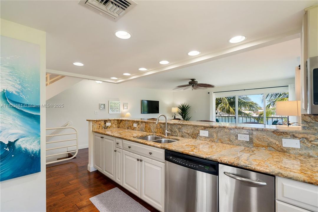 En Venta: $1,465,000 (2 camas, 2 baños, 1838 Pies cuadrados)