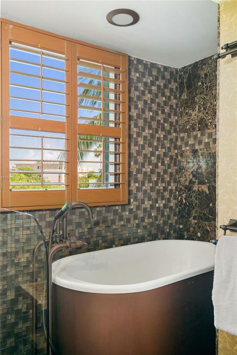 En Venta: $1,465,000 (2 camas, 2 baños, 1838 Pies cuadrados)