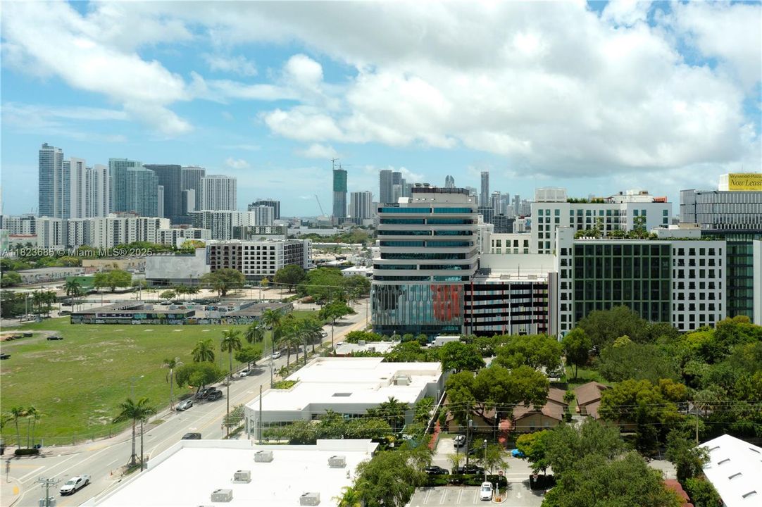 待售: $2,000,000 (2 贝兹, 1 浴室, 1172 平方英尺)