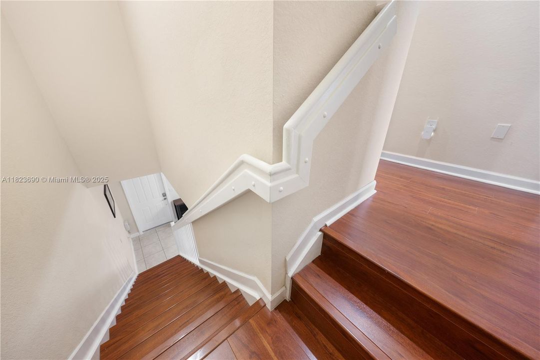 Недавно продано: $345,000 (2 спален, 2 ванн, 1224 Квадратных фут)