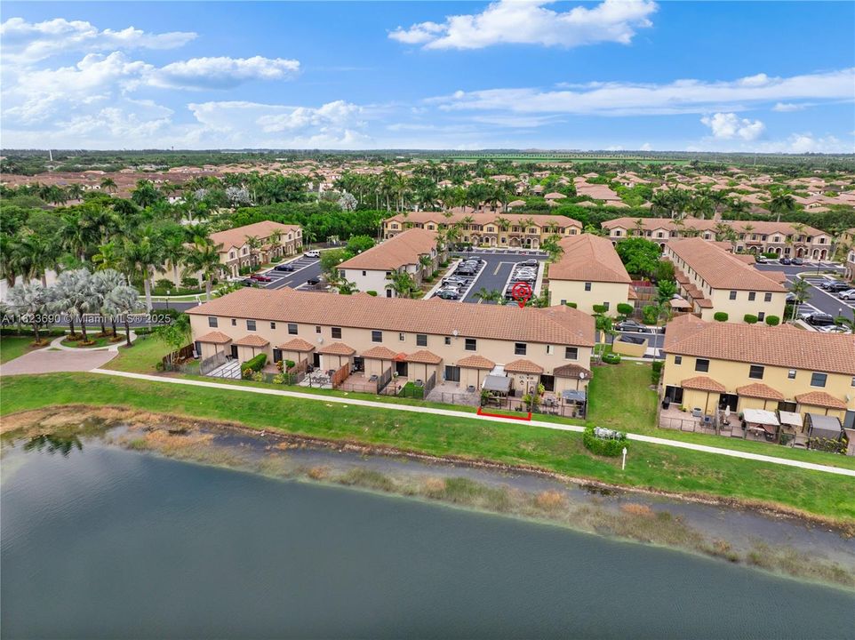 Недавно продано: $345,000 (2 спален, 2 ванн, 1224 Квадратных фут)