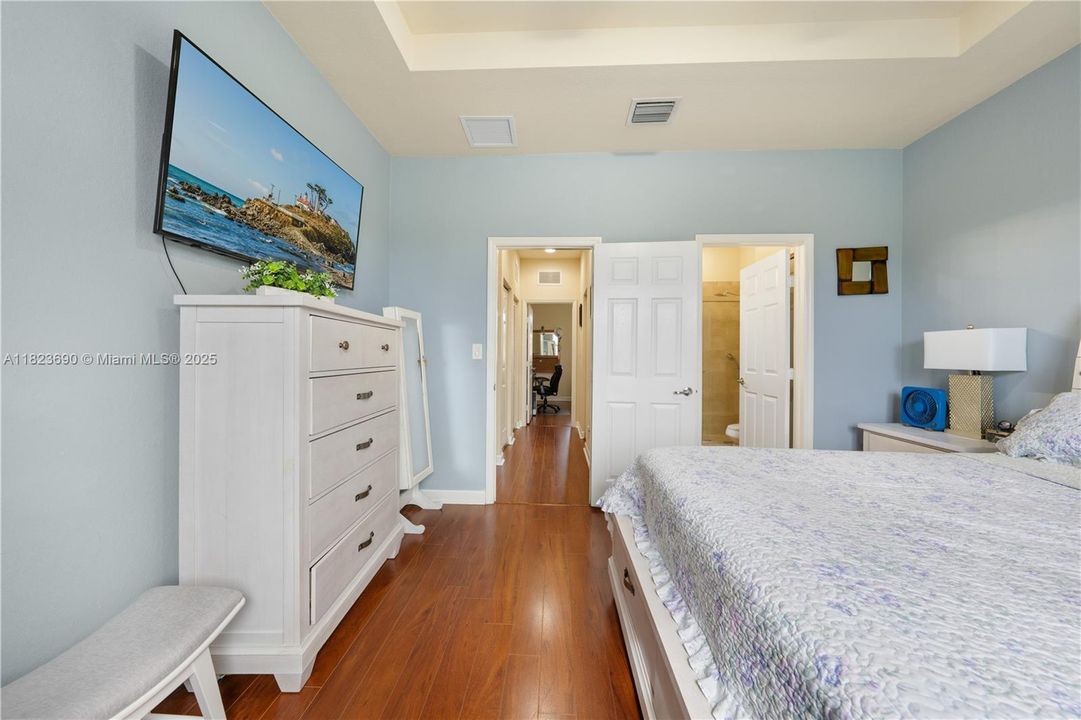 Недавно продано: $345,000 (2 спален, 2 ванн, 1224 Квадратных фут)