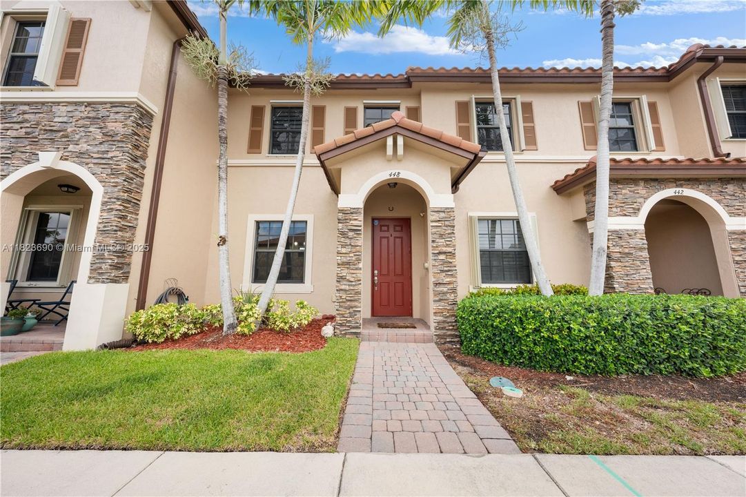 Недавно продано: $345,000 (2 спален, 2 ванн, 1224 Квадратных фут)