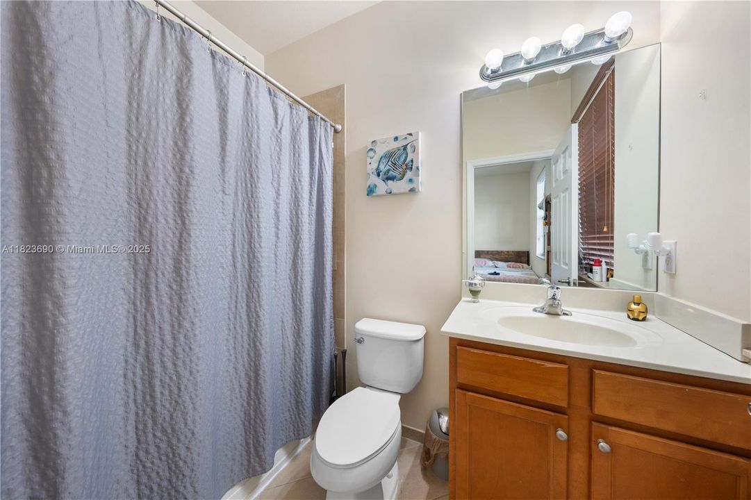 Недавно продано: $345,000 (2 спален, 2 ванн, 1224 Квадратных фут)