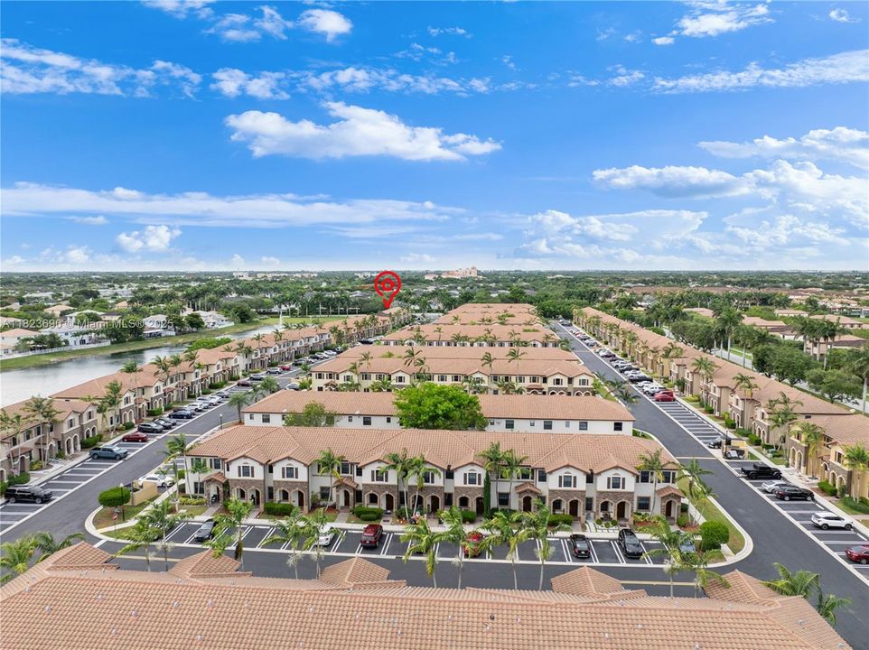 Недавно продано: $345,000 (2 спален, 2 ванн, 1224 Квадратных фут)