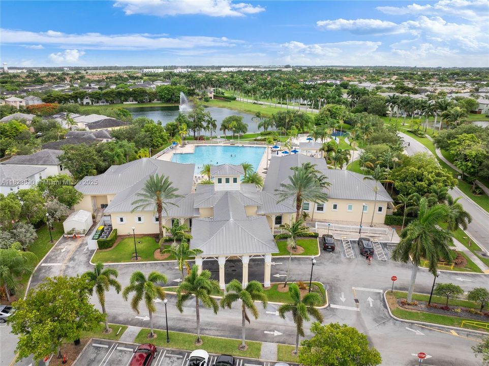 Недавно продано: $345,000 (2 спален, 2 ванн, 1224 Квадратных фут)