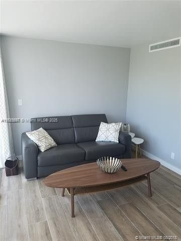 For Rent: $3,500 (1 beds, 1 baths, 531 Square Feet)