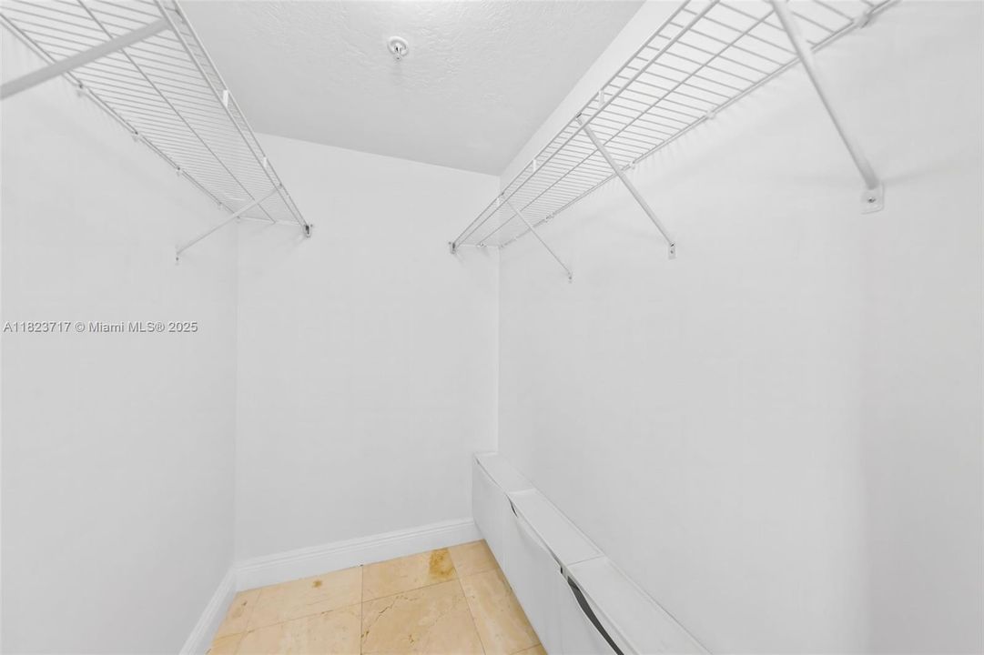 На продажу: $410,000 (1 спален, 1 ванн, 630 Квадратных фут)