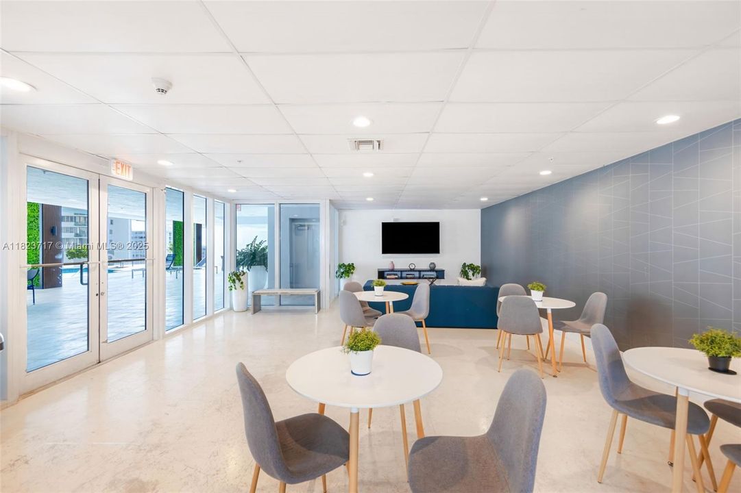 На продажу: $410,000 (1 спален, 1 ванн, 630 Квадратных фут)