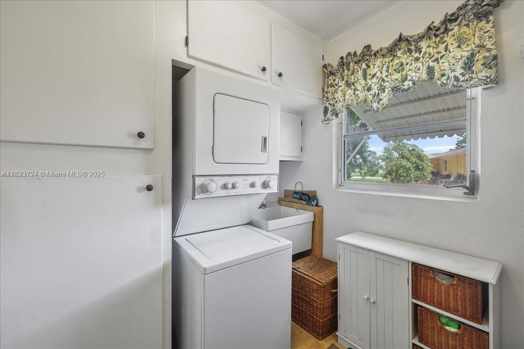 Недавно продано: $215,000 (2 спален, 1 ванн, 1117 Квадратных фут)