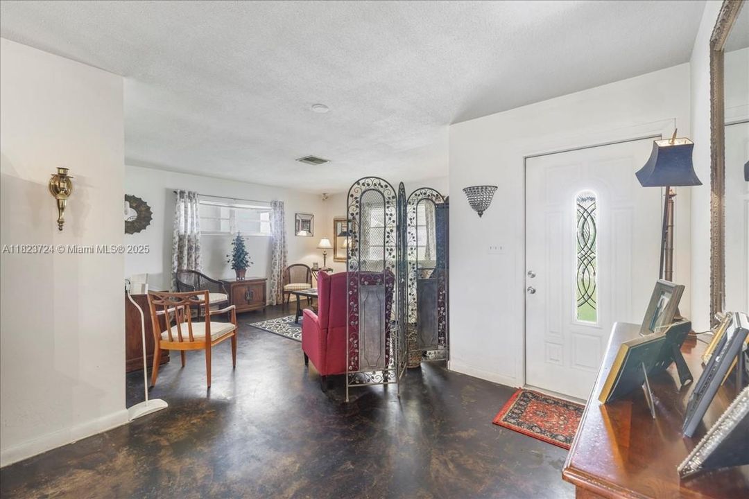 Недавно продано: $215,000 (2 спален, 1 ванн, 1117 Квадратных фут)