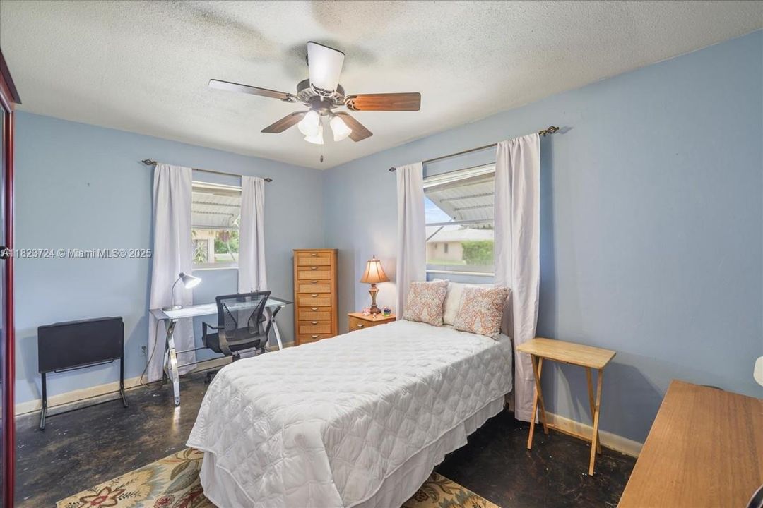 Недавно продано: $215,000 (2 спален, 1 ванн, 1117 Квадратных фут)