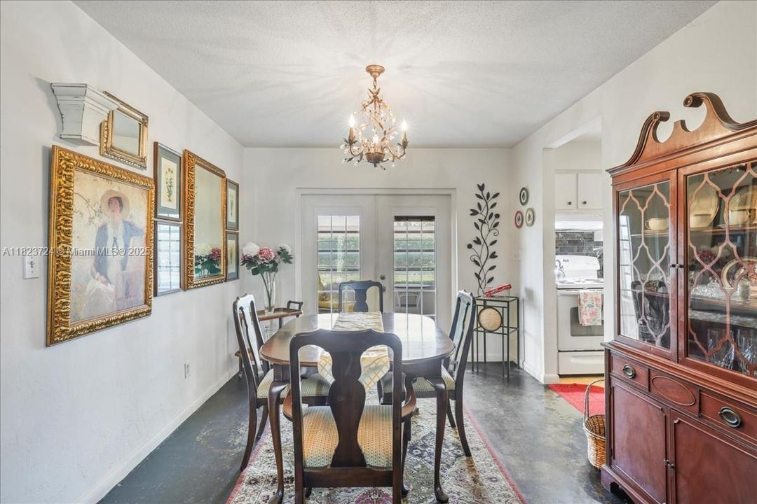 Недавно продано: $215,000 (2 спален, 1 ванн, 1117 Квадратных фут)