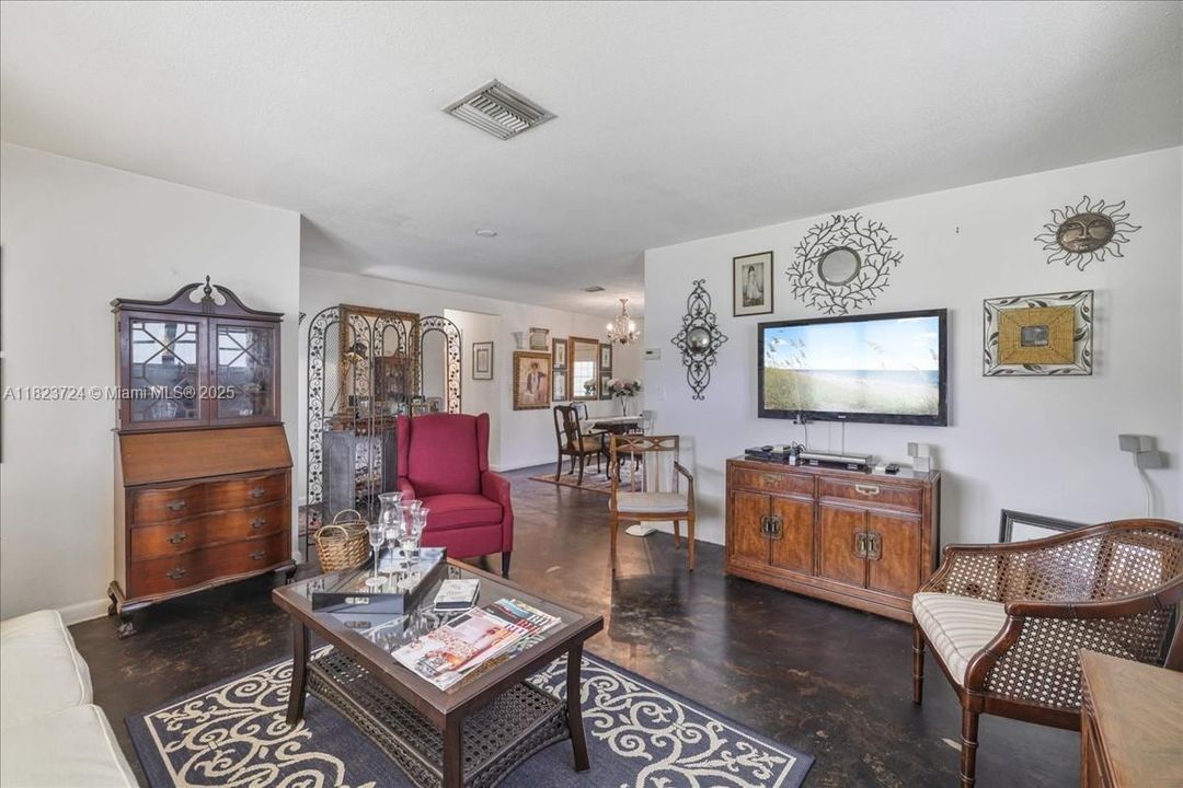 Недавно продано: $215,000 (2 спален, 1 ванн, 1117 Квадратных фут)