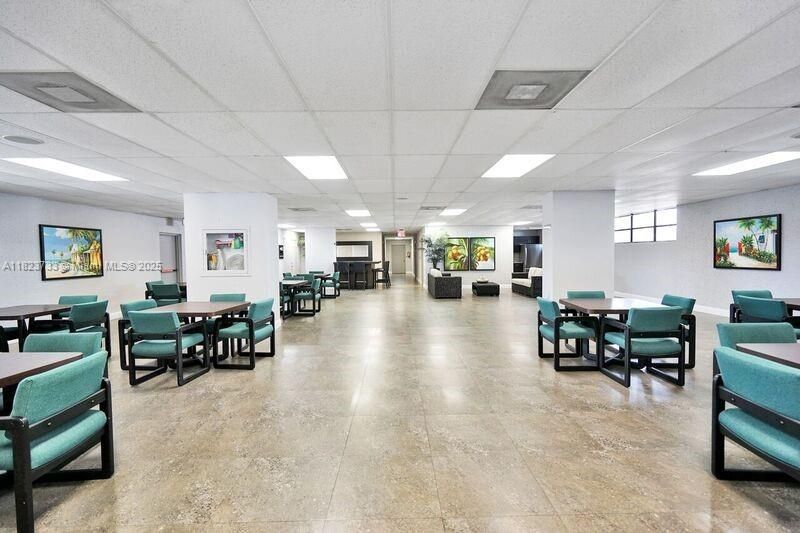 Recently Sold: $310,000 (2 beds, 2 baths, 1130 Square Feet)