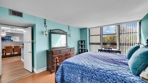 Recently Sold: $310,000 (2 beds, 2 baths, 1130 Square Feet)