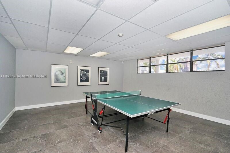 Recently Sold: $310,000 (2 beds, 2 baths, 1130 Square Feet)