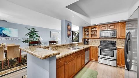 Recently Sold: $310,000 (2 beds, 2 baths, 1130 Square Feet)