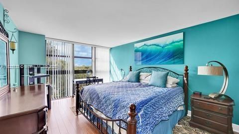 Recently Sold: $310,000 (2 beds, 2 baths, 1130 Square Feet)