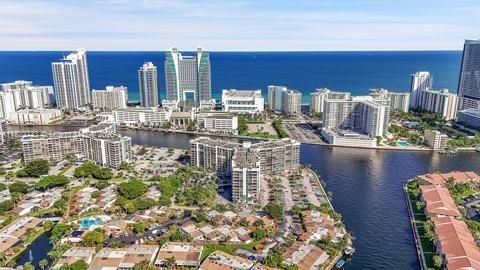 Recently Sold: $310,000 (2 beds, 2 baths, 1130 Square Feet)