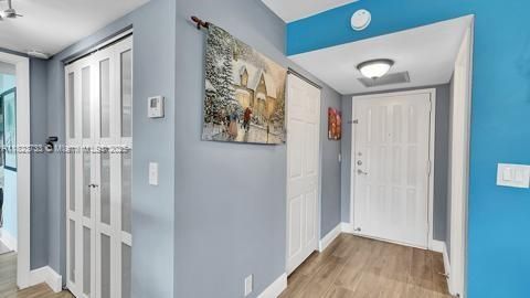 Recently Sold: $310,000 (2 beds, 2 baths, 1130 Square Feet)